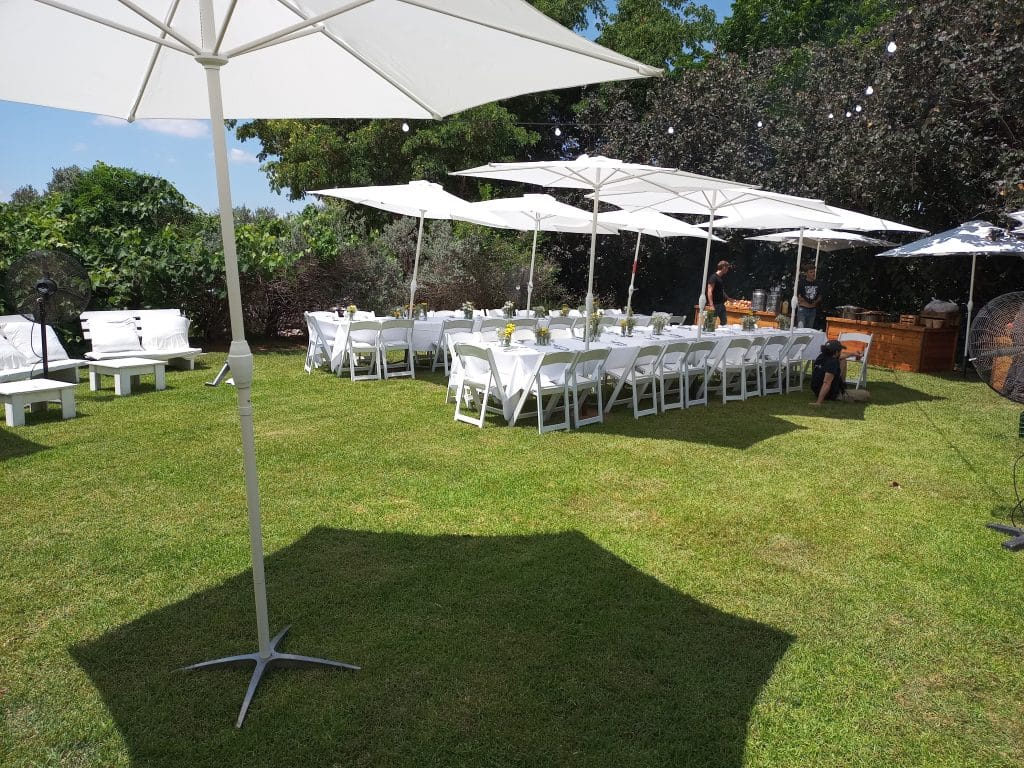 תכנון אירוע או חתונה בגינה